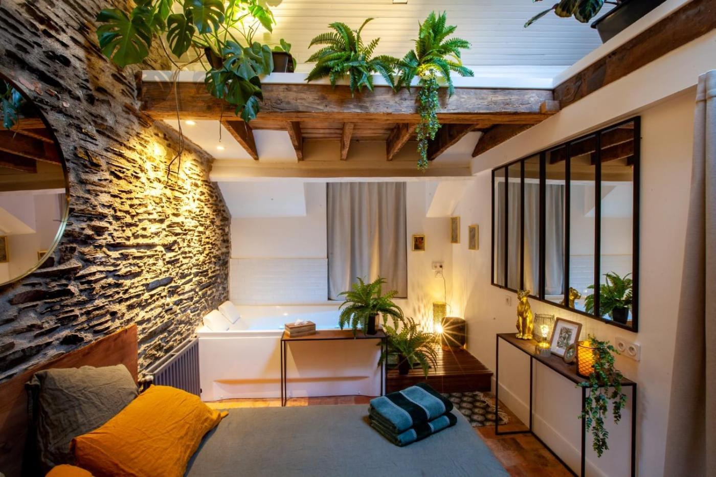 Love Room Boheme Les Petits Plaisirs Анже Экстерьер фото